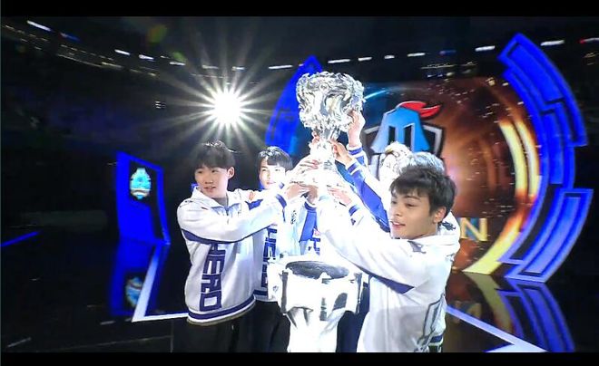 赛道上落后 赛道上落后