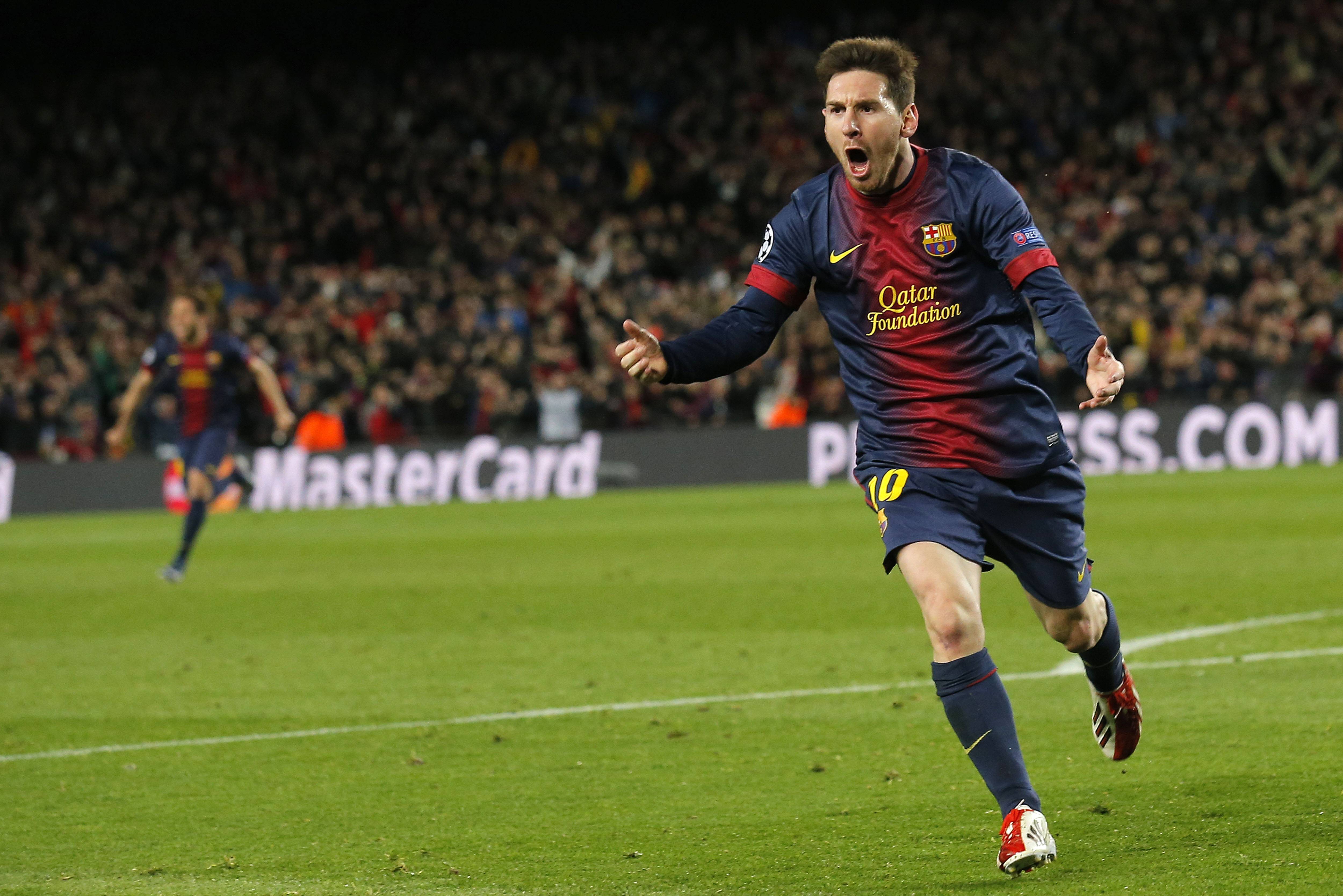 与数万名球 与数万名球